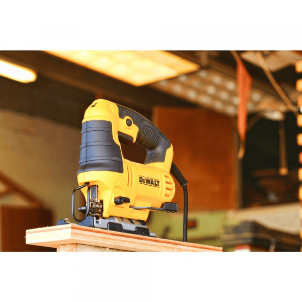 Sierra Caladora Tipo T 3/4 Dewalt Dwe300-B3 650W. 0-3200Cpm