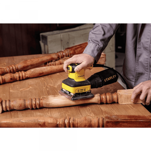Stanley Lijadora Orbital 1/4 De Hoja 240W Ss24-B3