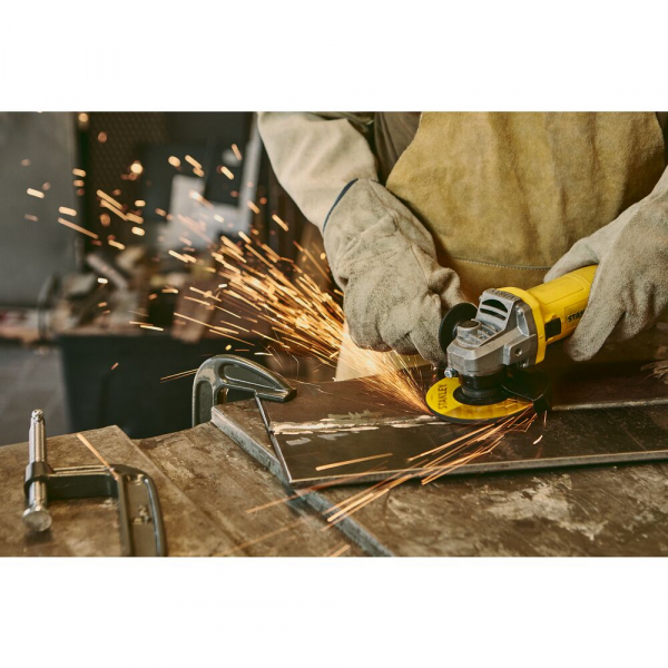 Pulidora 4 1/2 620W Stanley Sg6115-B3