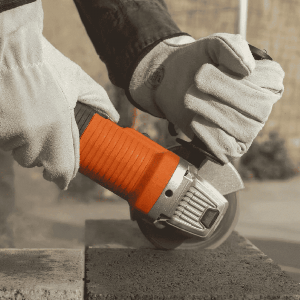 Pulidora 4 1/2 920W + Kit Gafas Guantes Black+Decker  G720XK-B3